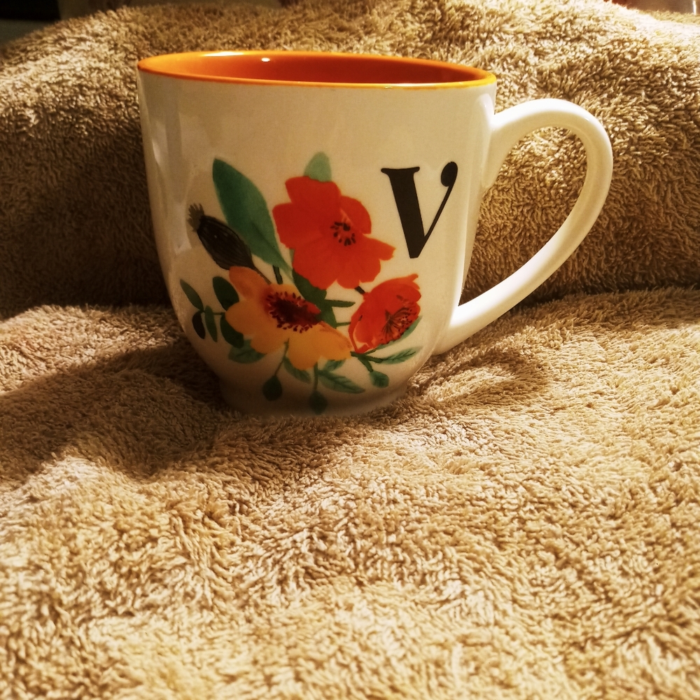 V Coffee Cup